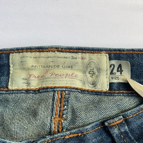 Free People Artisan Delux Patch Boho Jeans Sz 24 - Picture 8 of 11